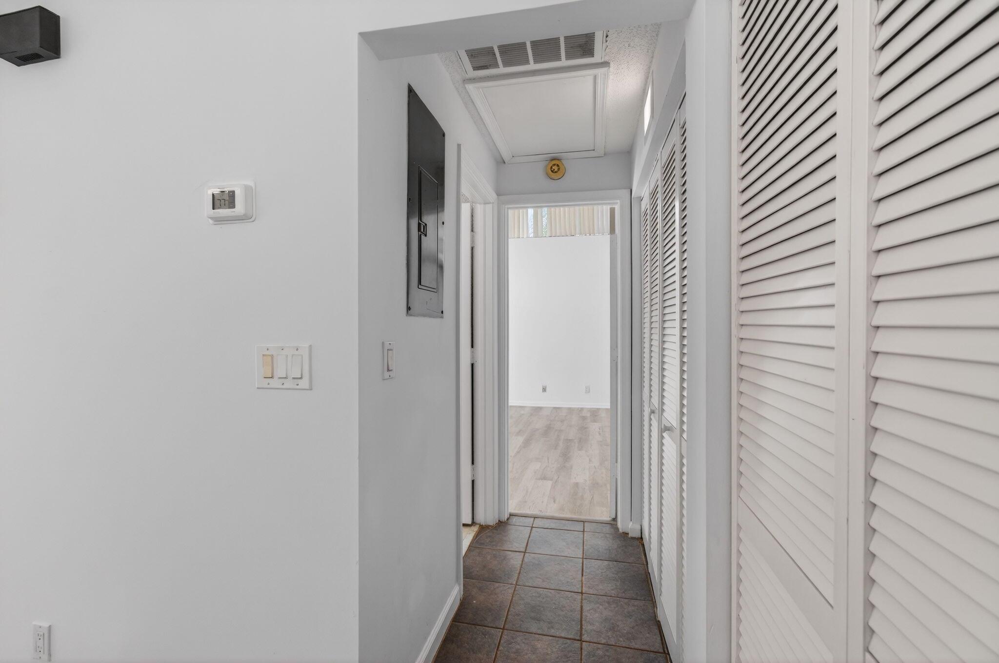 SUGAR POND MANOR OF WELLI - Residential