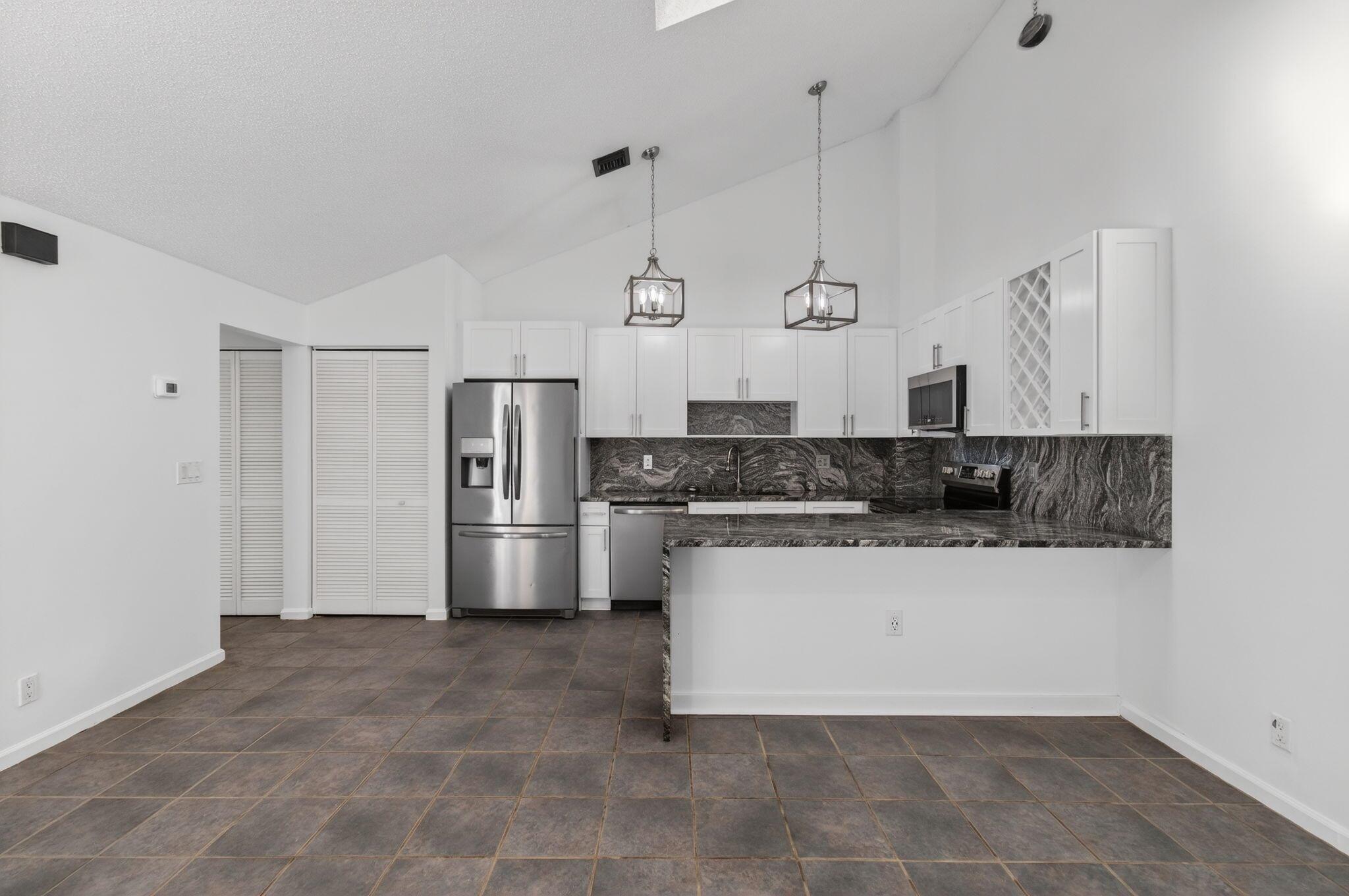 SUGAR POND MANOR OF WELLI - Residential