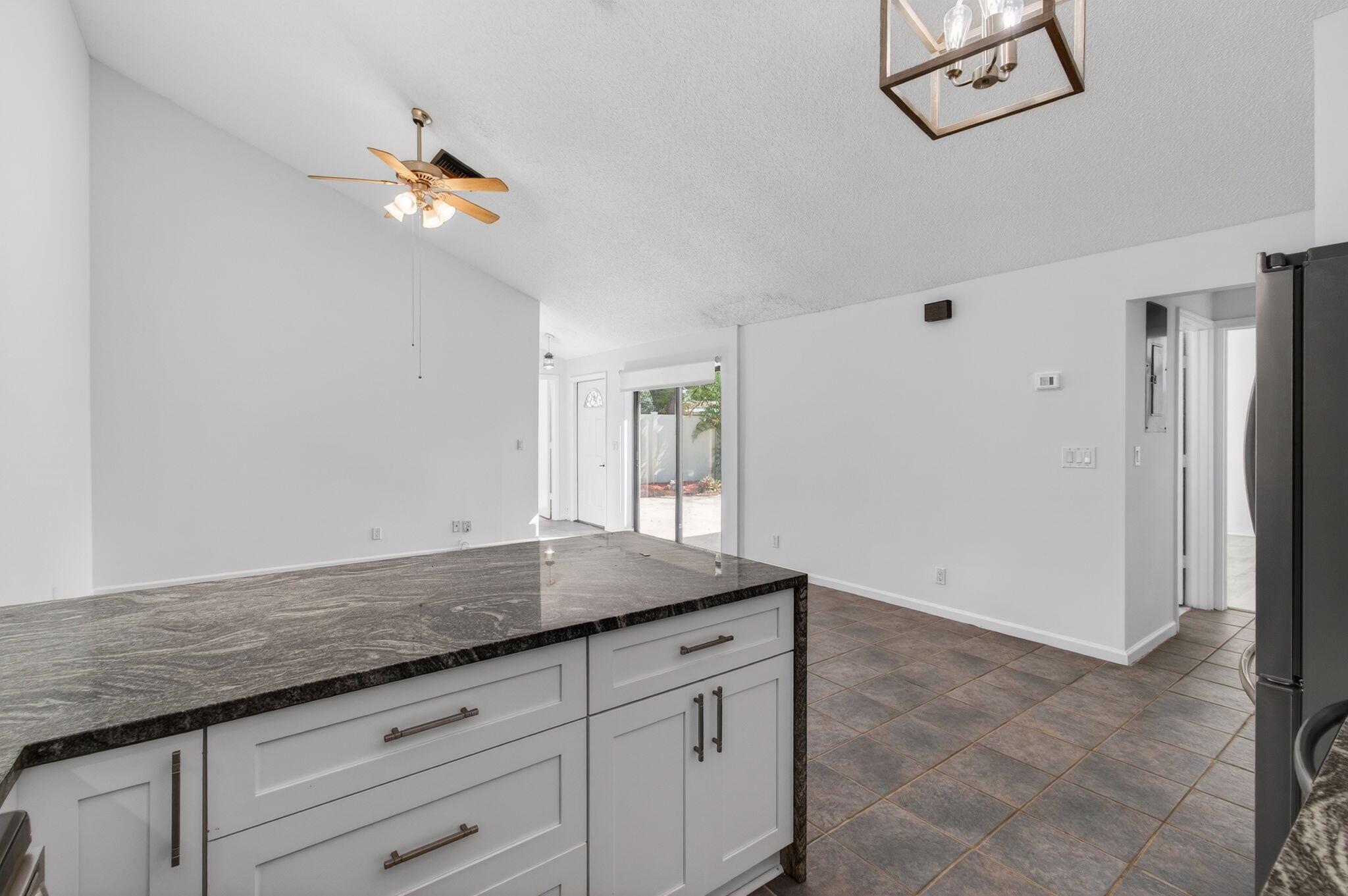 SUGAR POND MANOR OF WELLI - Residential