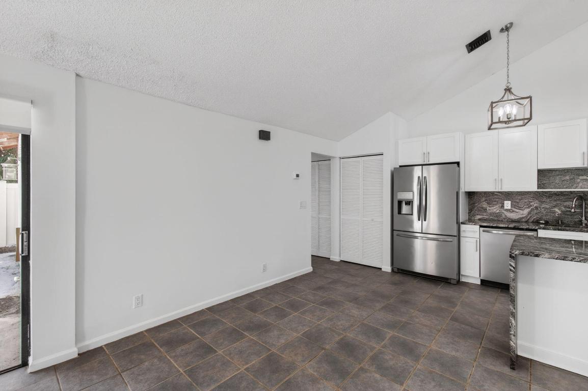 SUGAR POND MANOR OF WELLINGTON - Residential