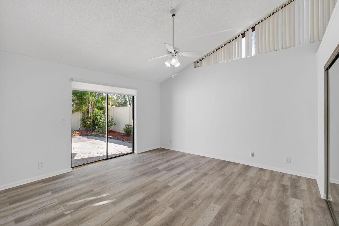 SUGAR POND MANOR OF WELLINGTON - Residential