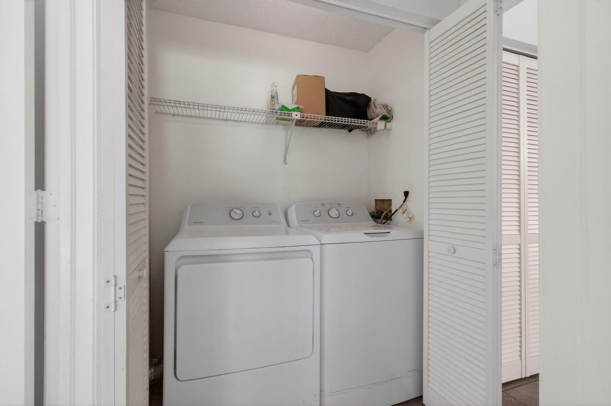 SUGAR POND MANOR OF WELLI - Residential