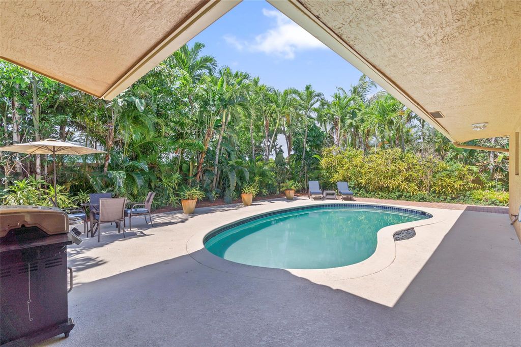 Photo of 2100 NE 57 St, Fort Lauderdale, FL 33308 (MLS # F10520765)