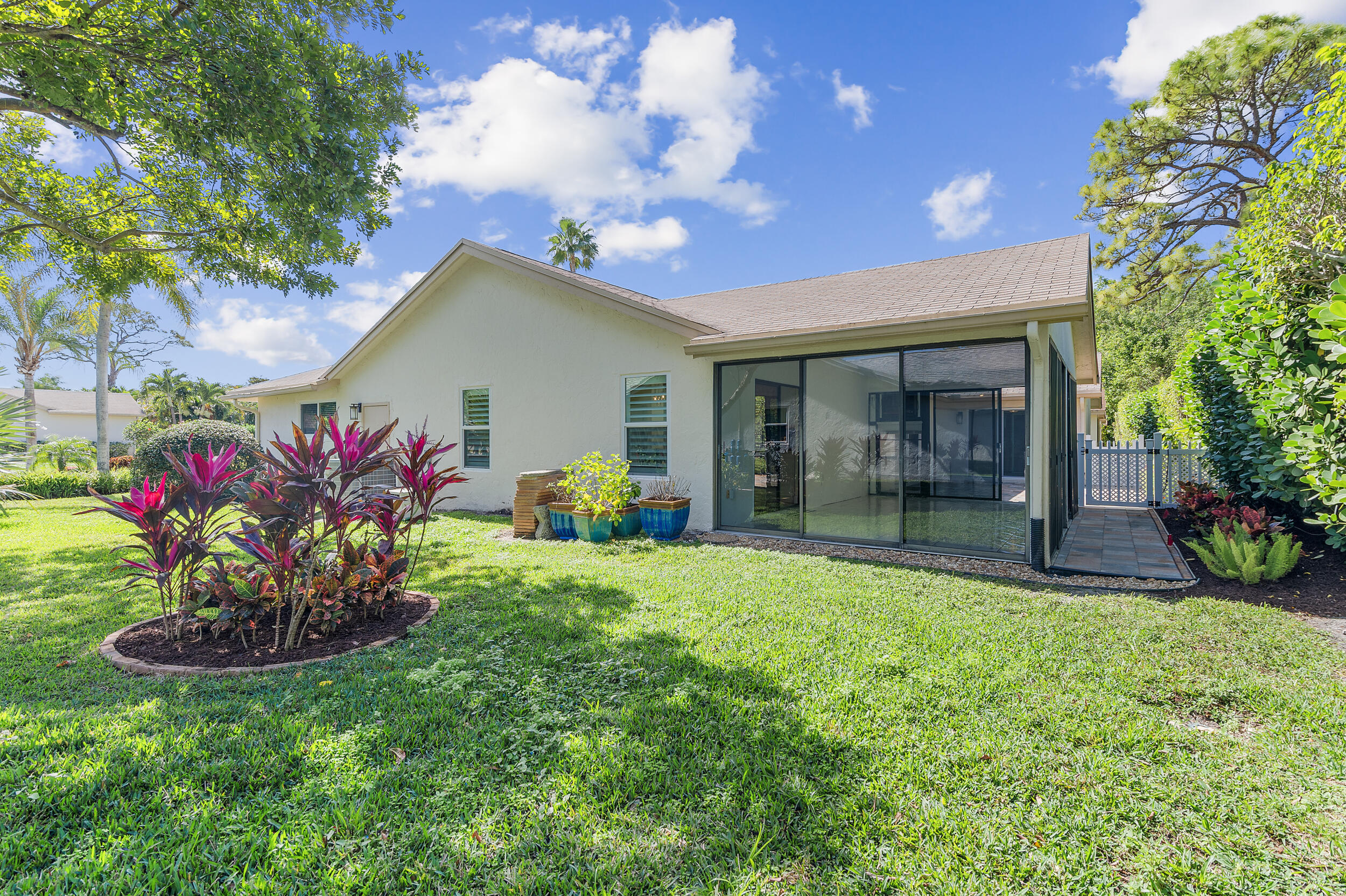 RAINBERRY ESTATES - Residential