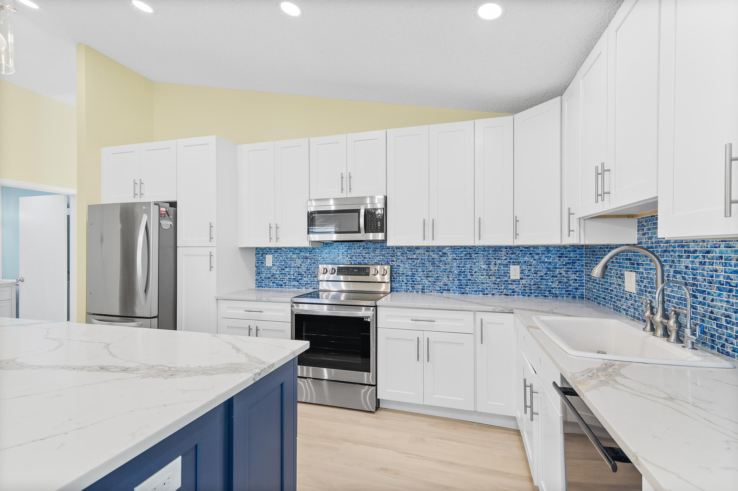 RAINBERRY ESTATES - Residential