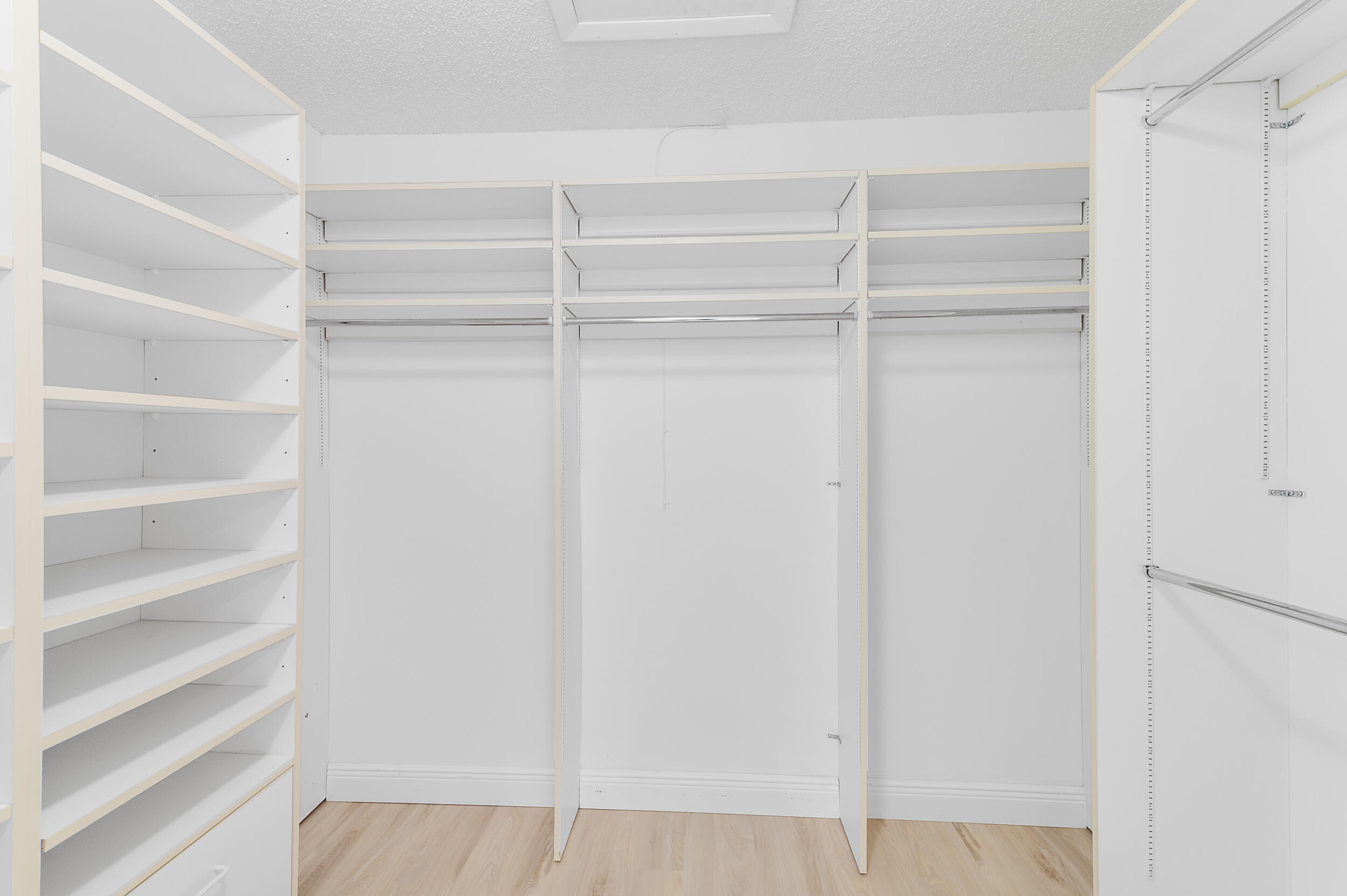 RAINBERRY ESTATES - Residential