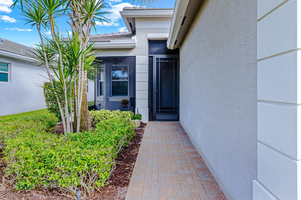 Photo of 11894 SW Waterford Isle Way, Port Saint Lucie, FL 34987 (MLS # R11131718)