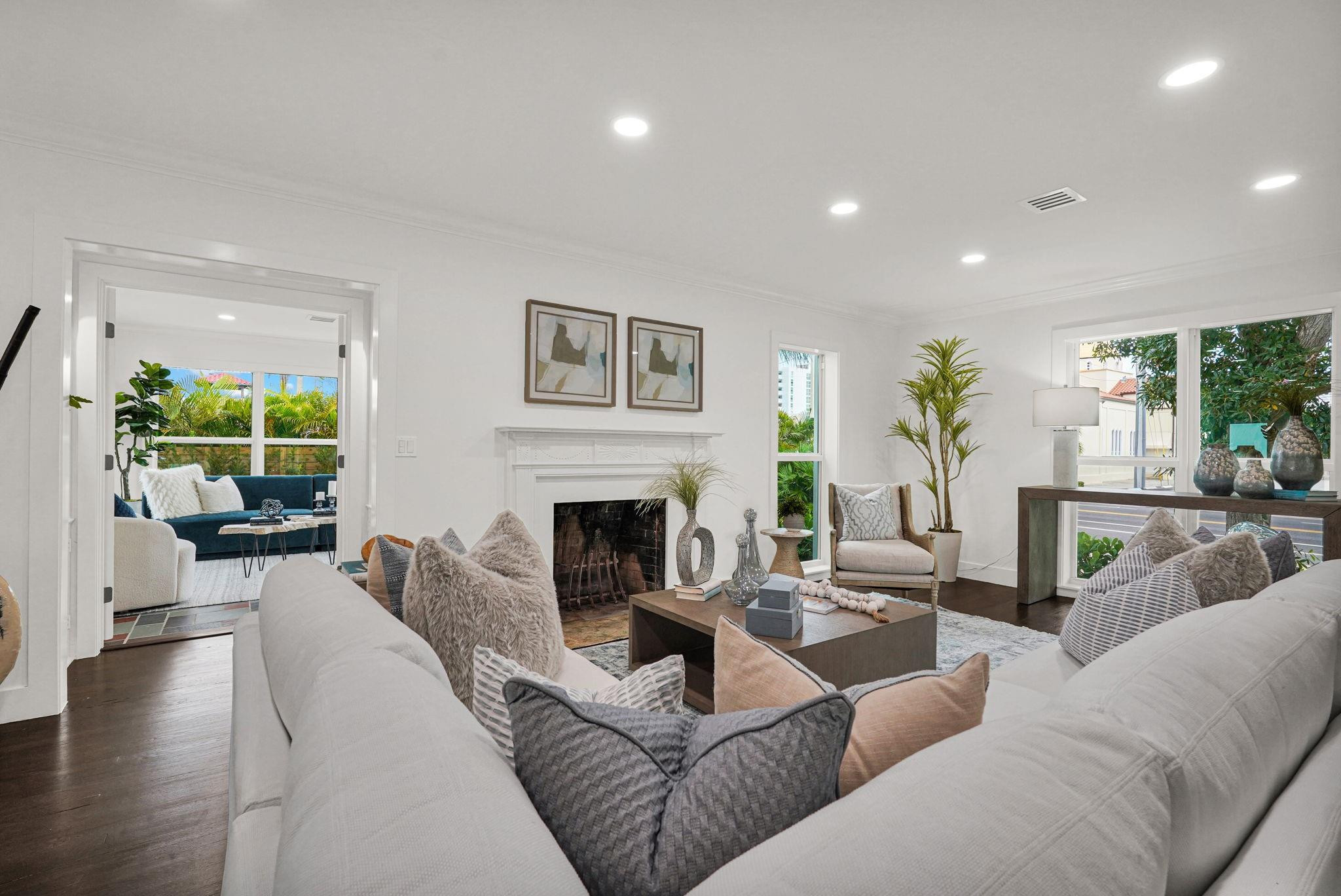 ESTS OF SOUTH PALM BEACH - Residential Lease