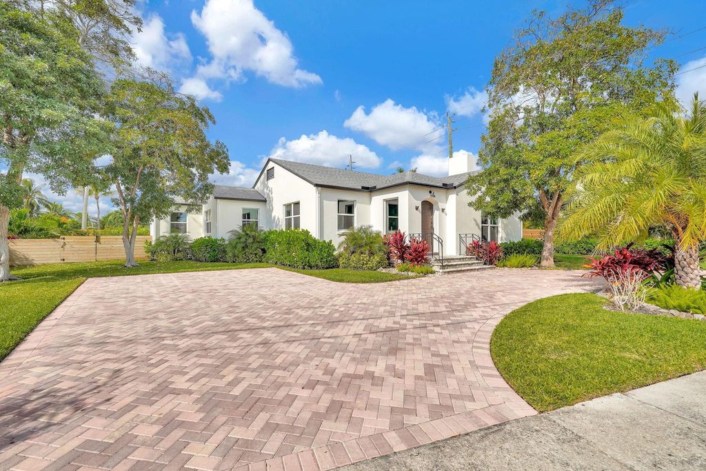 Photo of 4015 Washington Road, West Palm Beach, FL 33405 (MLS # F10556867)