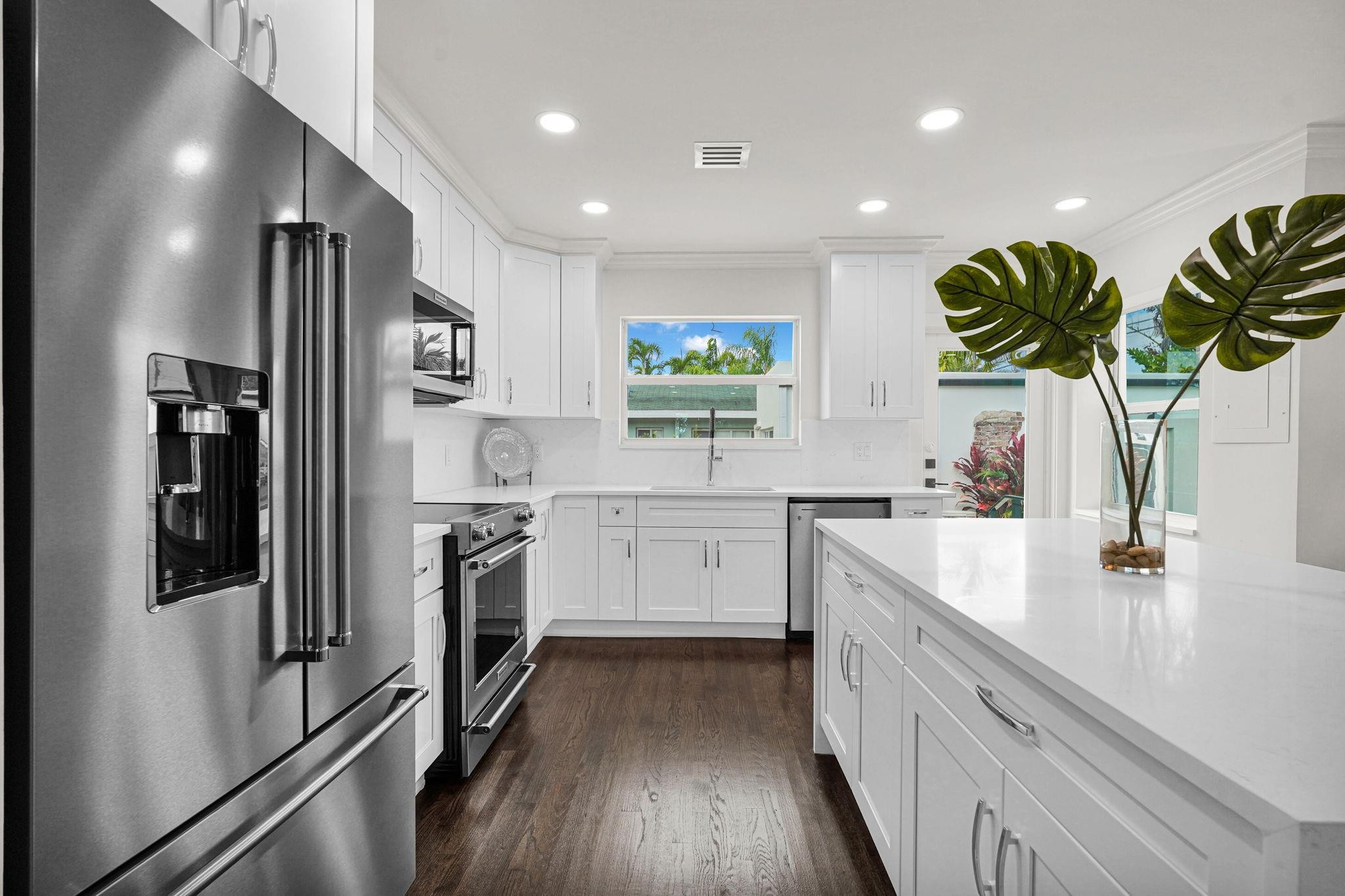 ESTS OF SOUTH PALM BEACH - Residential Lease