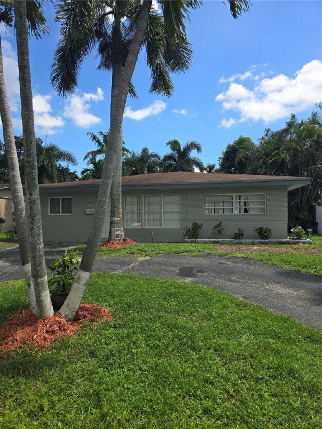 Photo of 2111 N 57th Terrace, Hollywood, FL 33021 (MLS # F10545863)