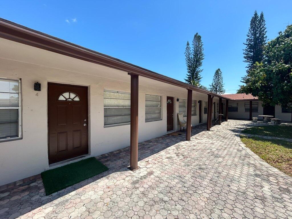 301 NW 35th Court 10