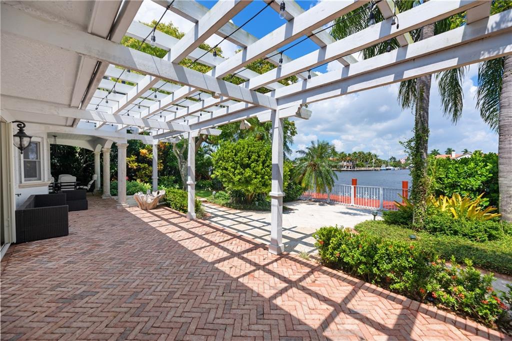 RIO VISTA ISLES - Residential