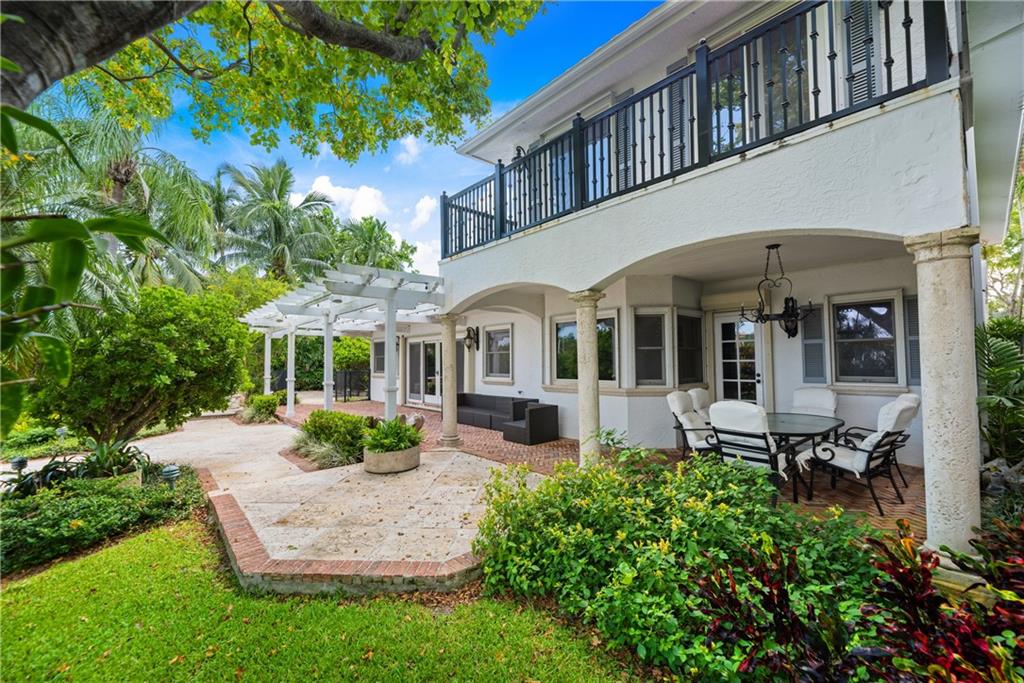 RIO VISTA ISLES - Residential