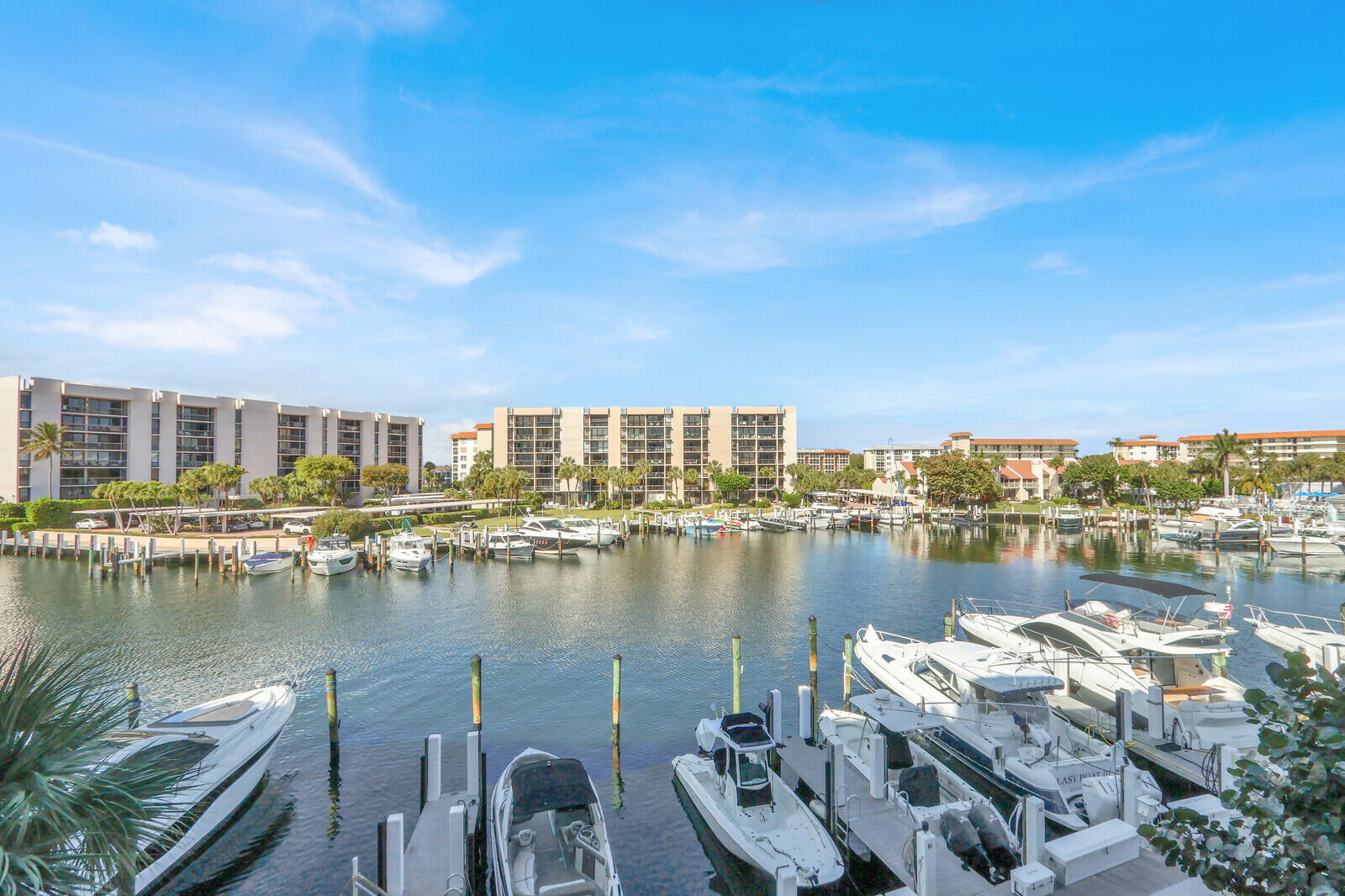 YACHT & RACQUET CLUB OF BOCA RATON CONDO - Residential