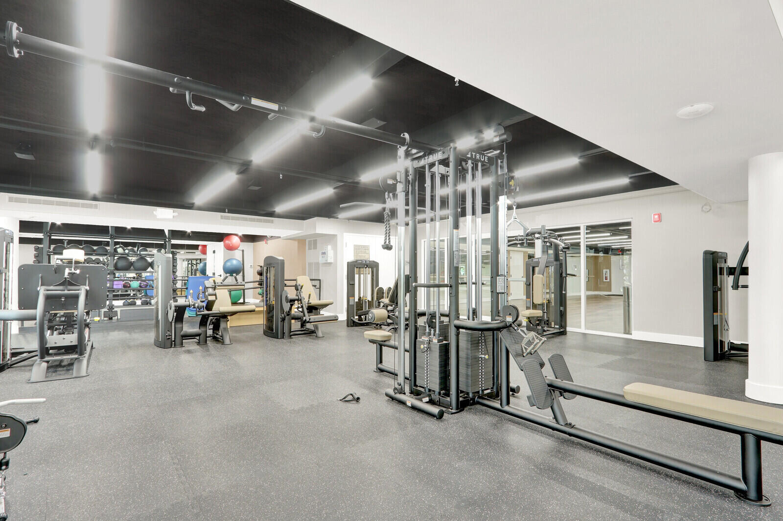 YACHT & RACQUET CLUB OF BOCA RATON CONDO - Residential