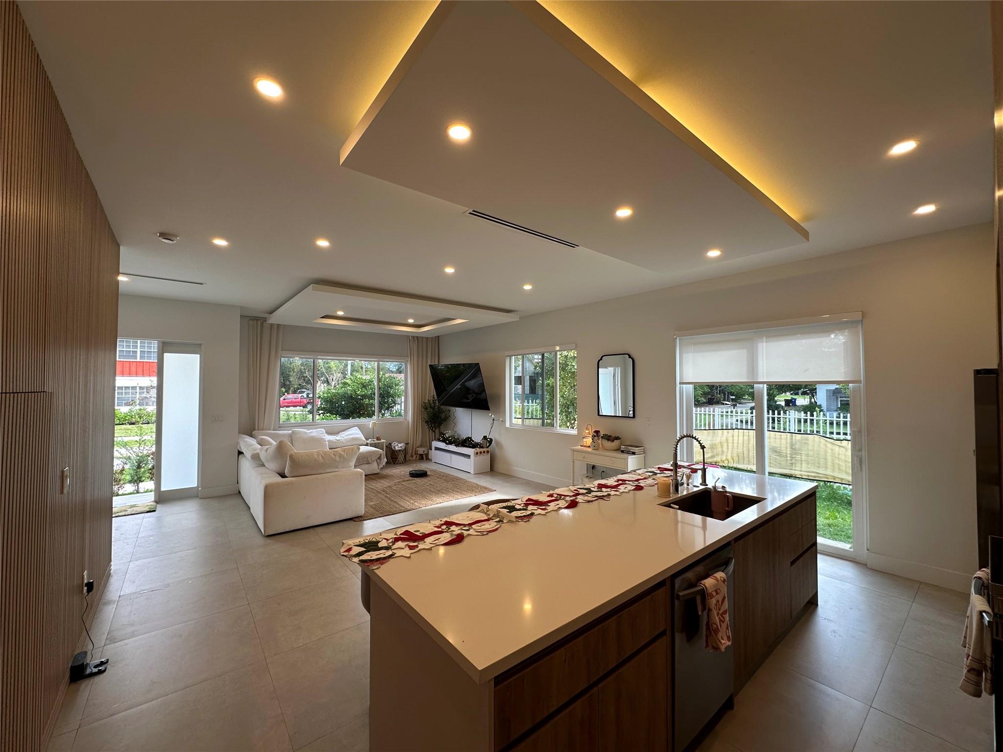 View photos, virtual tours, details... 2109 SW 18th Avenue