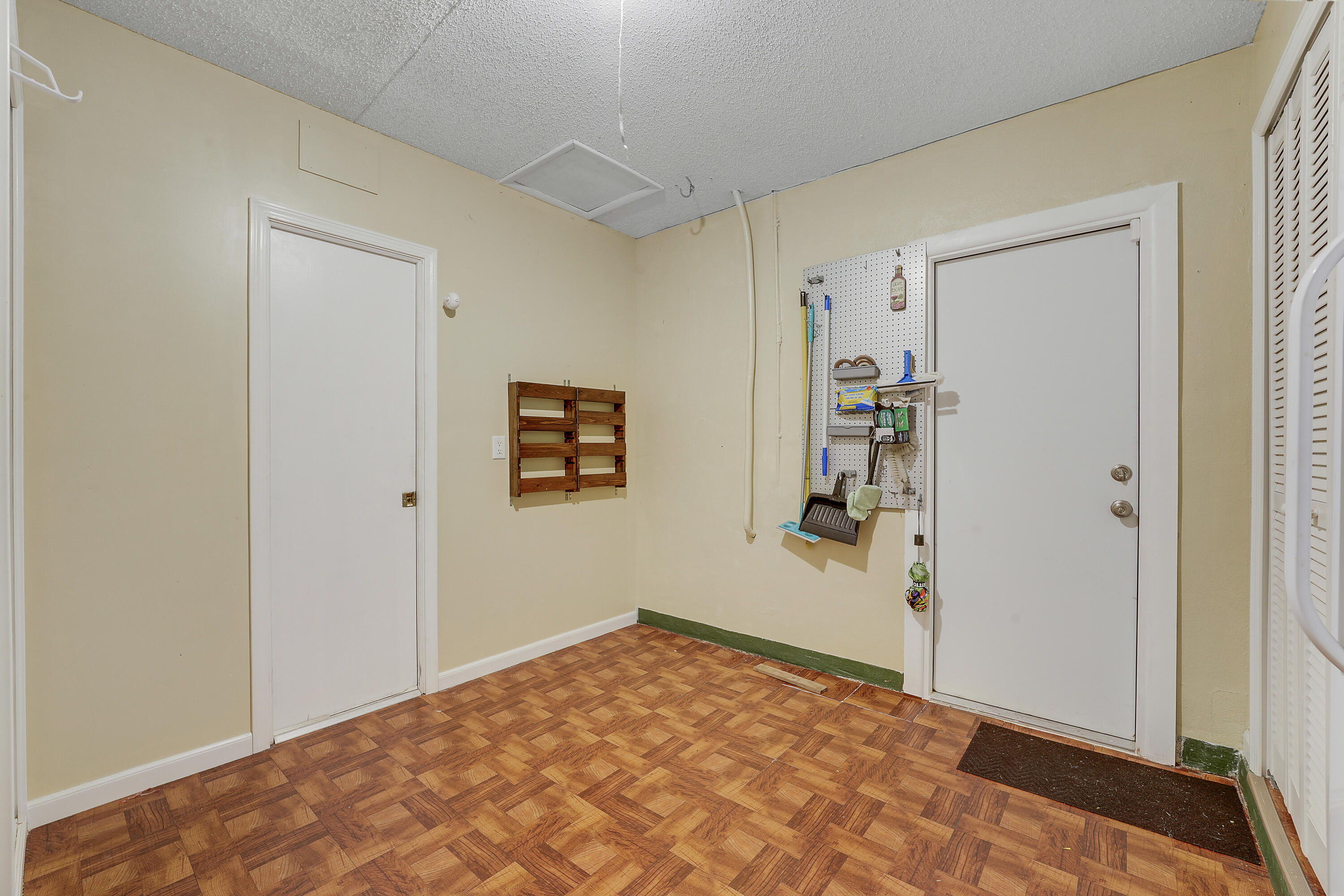 PALM BEACH LEISUREVILLE SEC 5A - Residential