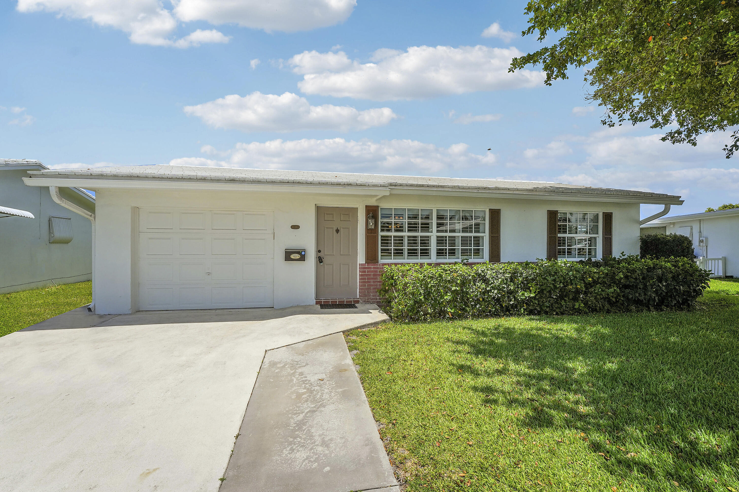 PALM BEACH LEISUREVILLE SEC 5A - Residential