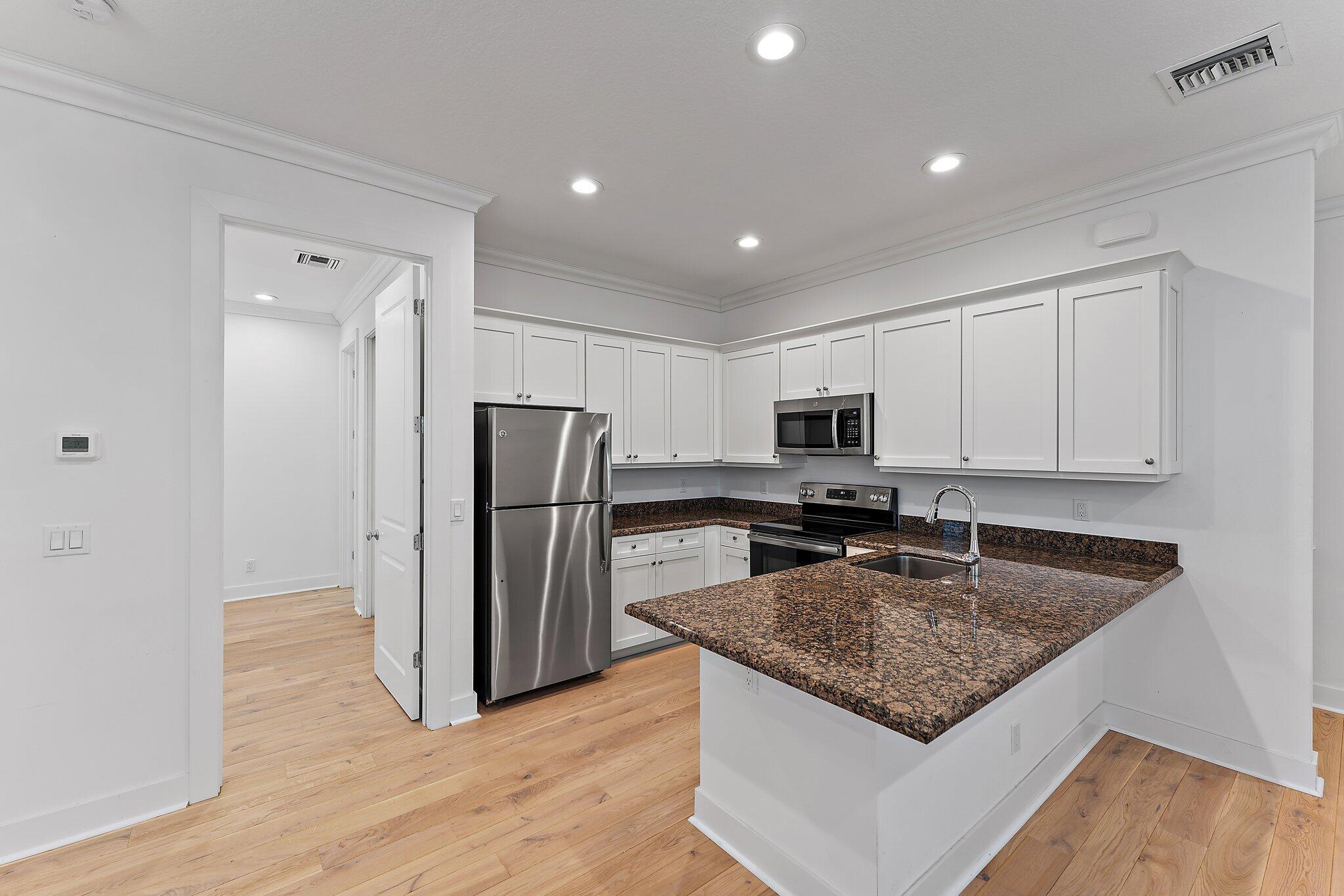 ALTON NEIGHBORHOOD 1 - Residential Lease