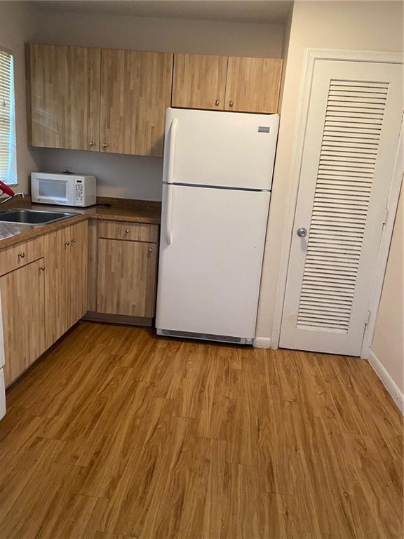 VILLAGE PARK AT OAKLAND C - Residential