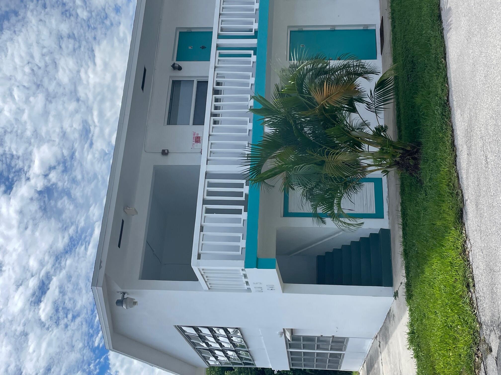 Must have 675 credit score or higher. NO CATS. HOA will do an interview and background/credit check before accepting a lease ($200 fee). Do not send lease or make offer until you have arranged an interview with the HOA and turned in the application. Completely remodeled 1/1, second floor unit with enclosed Florida room balcony with impact windows throughout. Walk or bike to Ocean Ave shops, restaurants, marina, and beach. Washer dryer in unit, tile floors, new kitchen and bathroom. Annual rental, inquire for seasonal rates.
