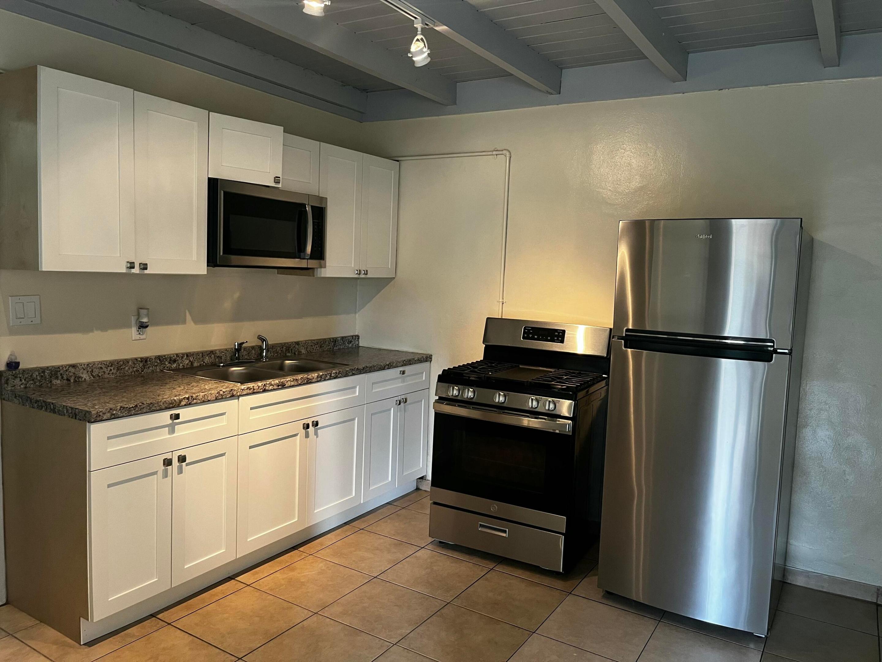 COBB'S PARK TERRACE - Residential Lease