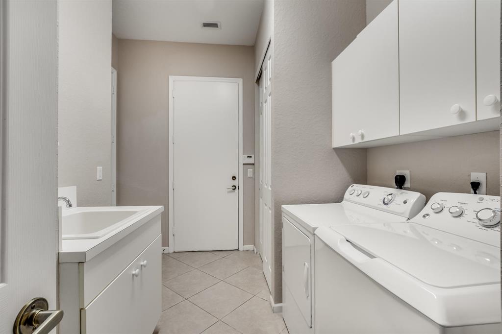 ISLES AT WELLINGTON / Grand Bay - Residential