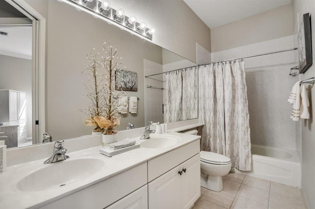 ISLES AT WELLINGTON / Grand Bay - Residential