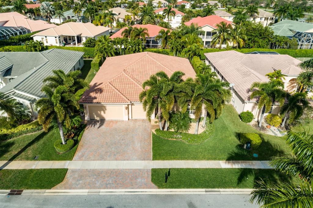 ISLES AT WELLINGTON / Grand Bay - Residential