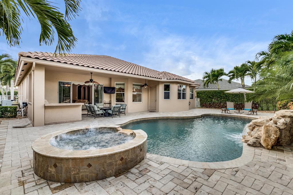 ISLES AT WELLINGTON / Grand Bay - Residential