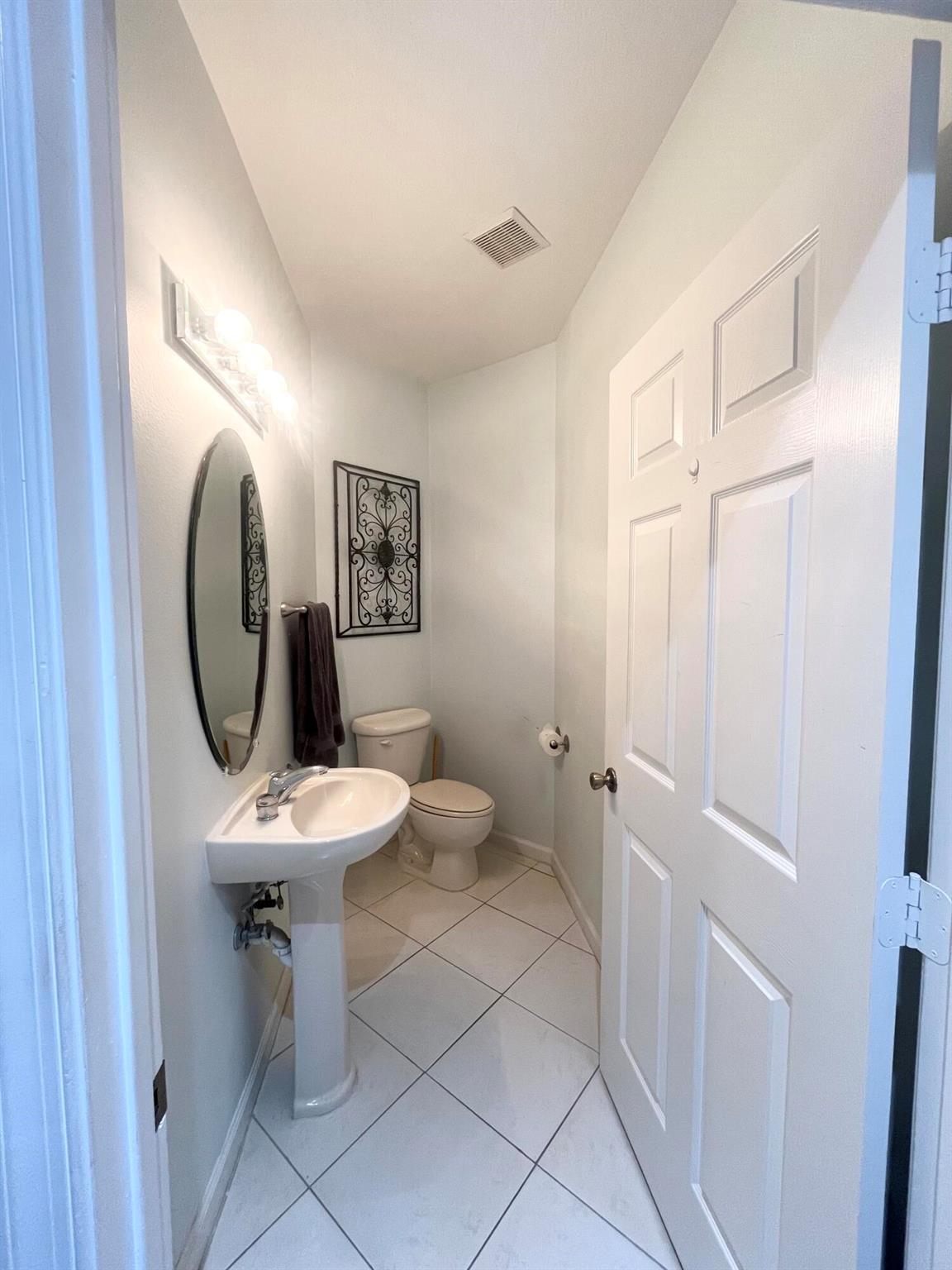 CASTLE PINES CONDOMINIUM - Residential Lease