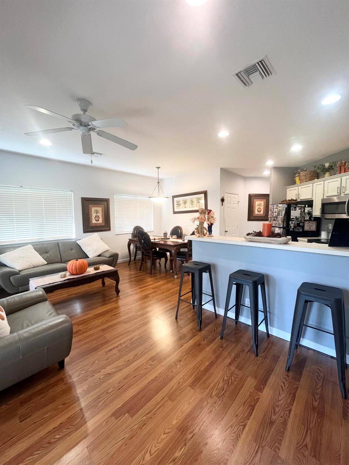 CASTLE PINES CONDOMINIUM - Residential Lease