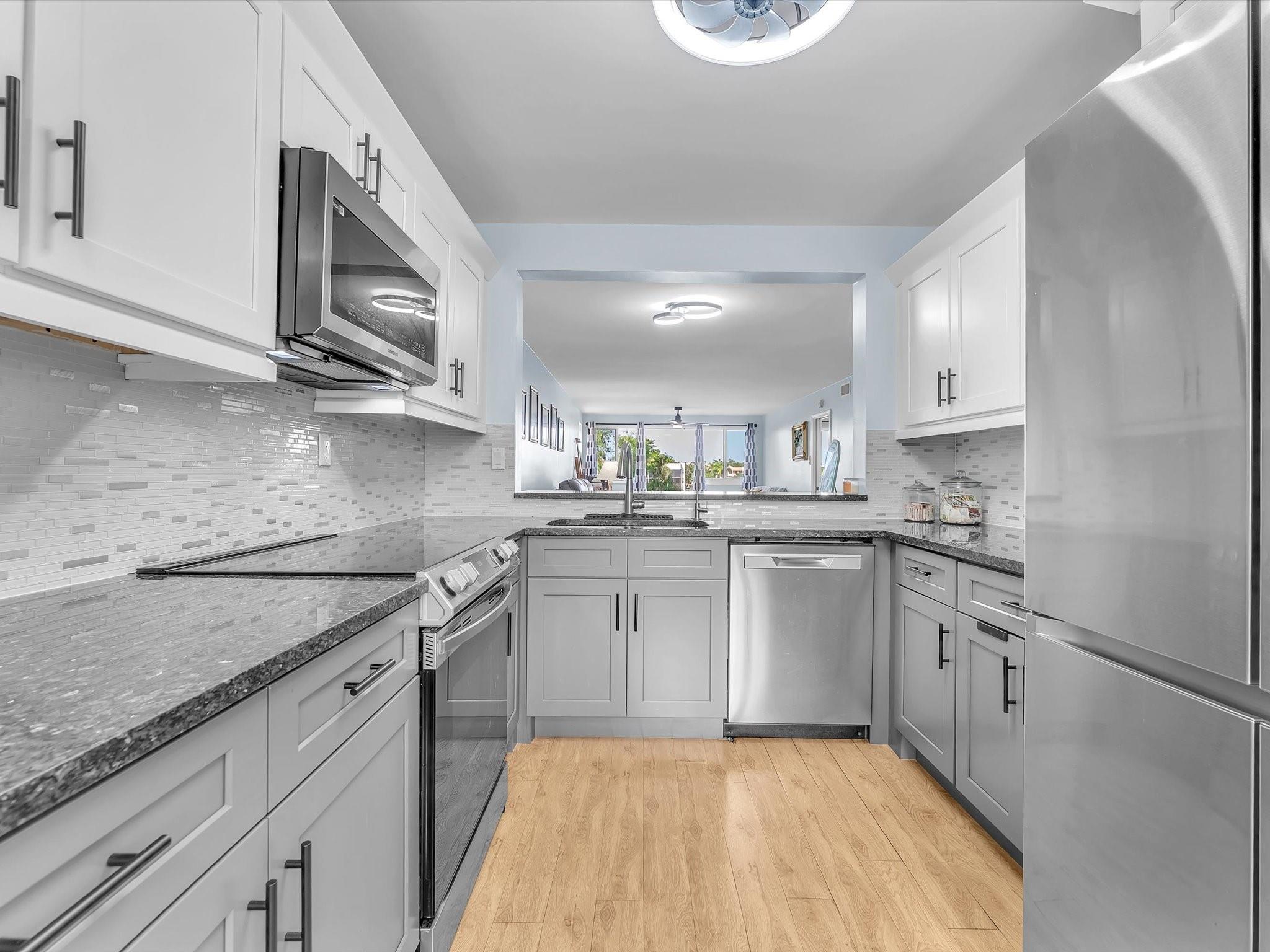 7302 S Devon Dr 307