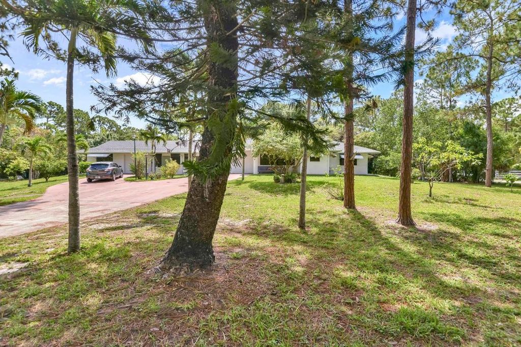 Photo of 16476 107th Drive N, Jupiter, FL 33478 (MLS # R11149639)