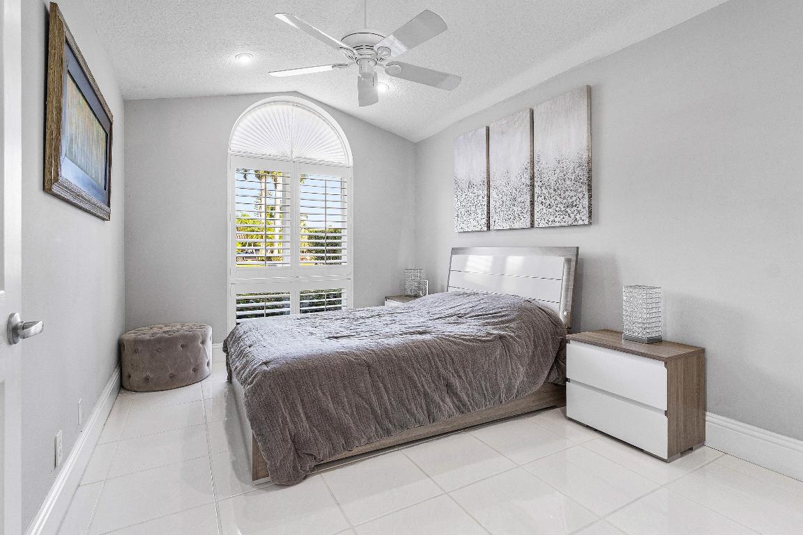 MISSION BAY - Residential Lease