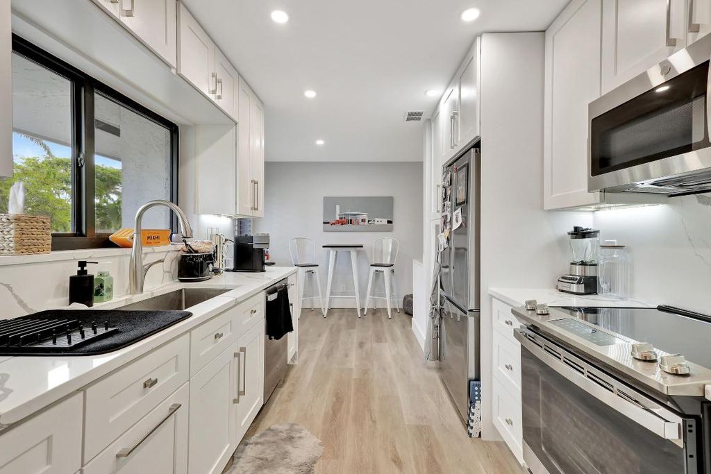 Photo of 95 Pelican Pointe Drive #2010, Delray Beach, FL 33483 (MLS # R10965004)