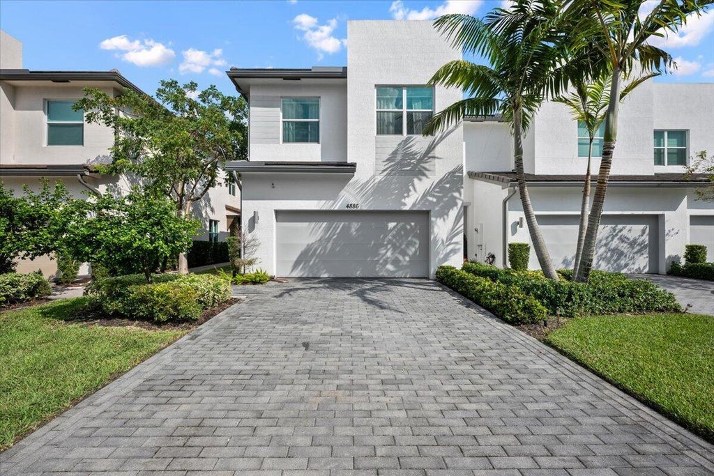 Photo of 4886 Navali Drive, Wellington, FL 33467 (MLS # B26087316)