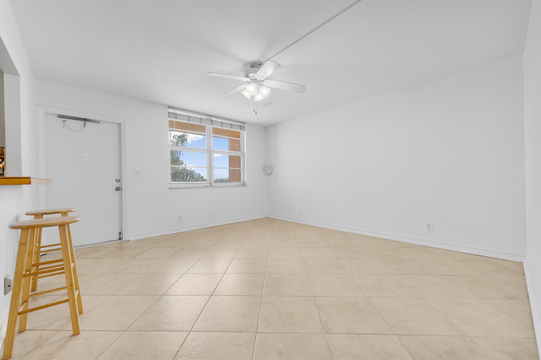 CASA VERANO CONDO - Residential Lease