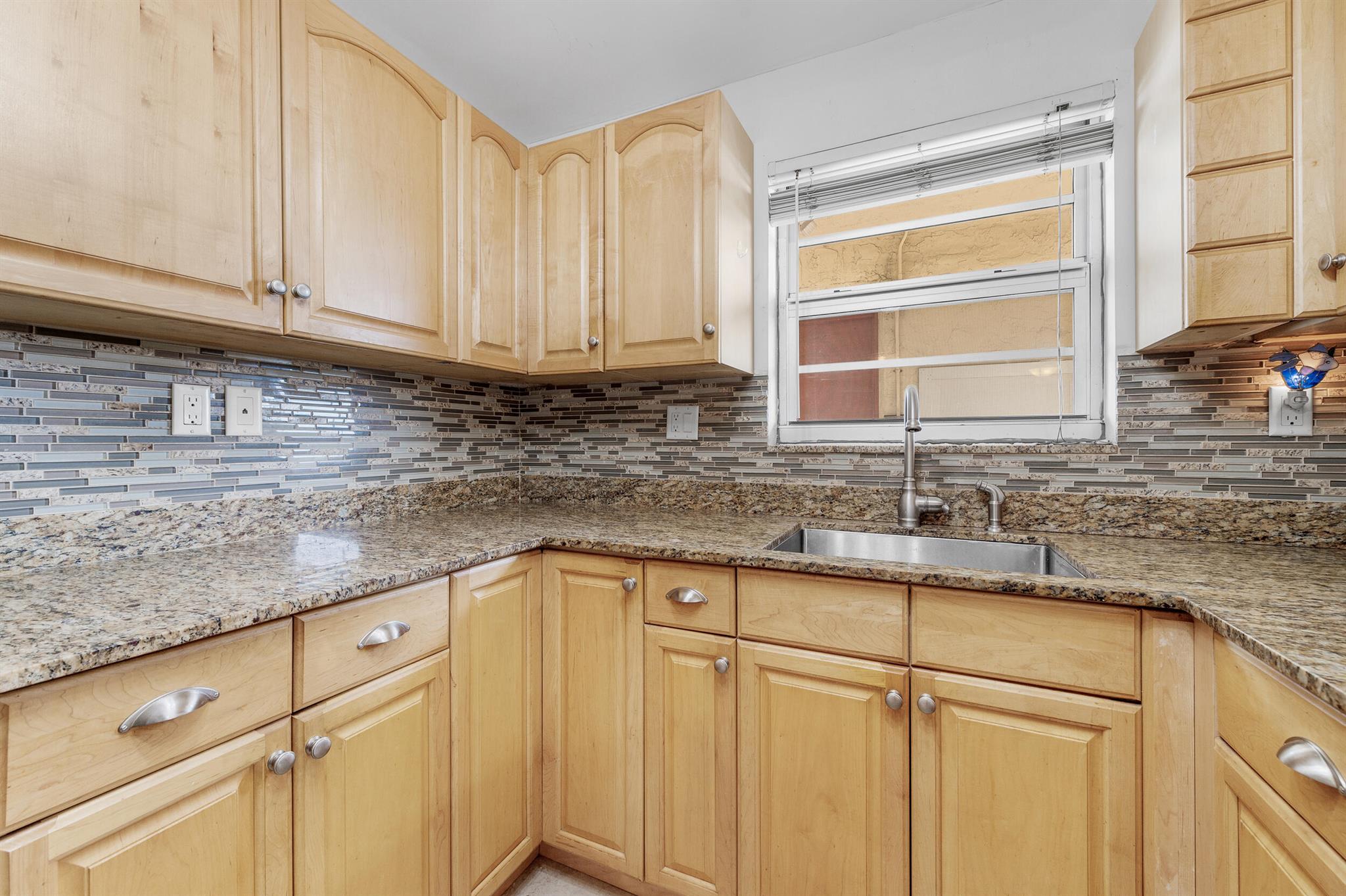 CASA VERANO CONDO - Residential Lease