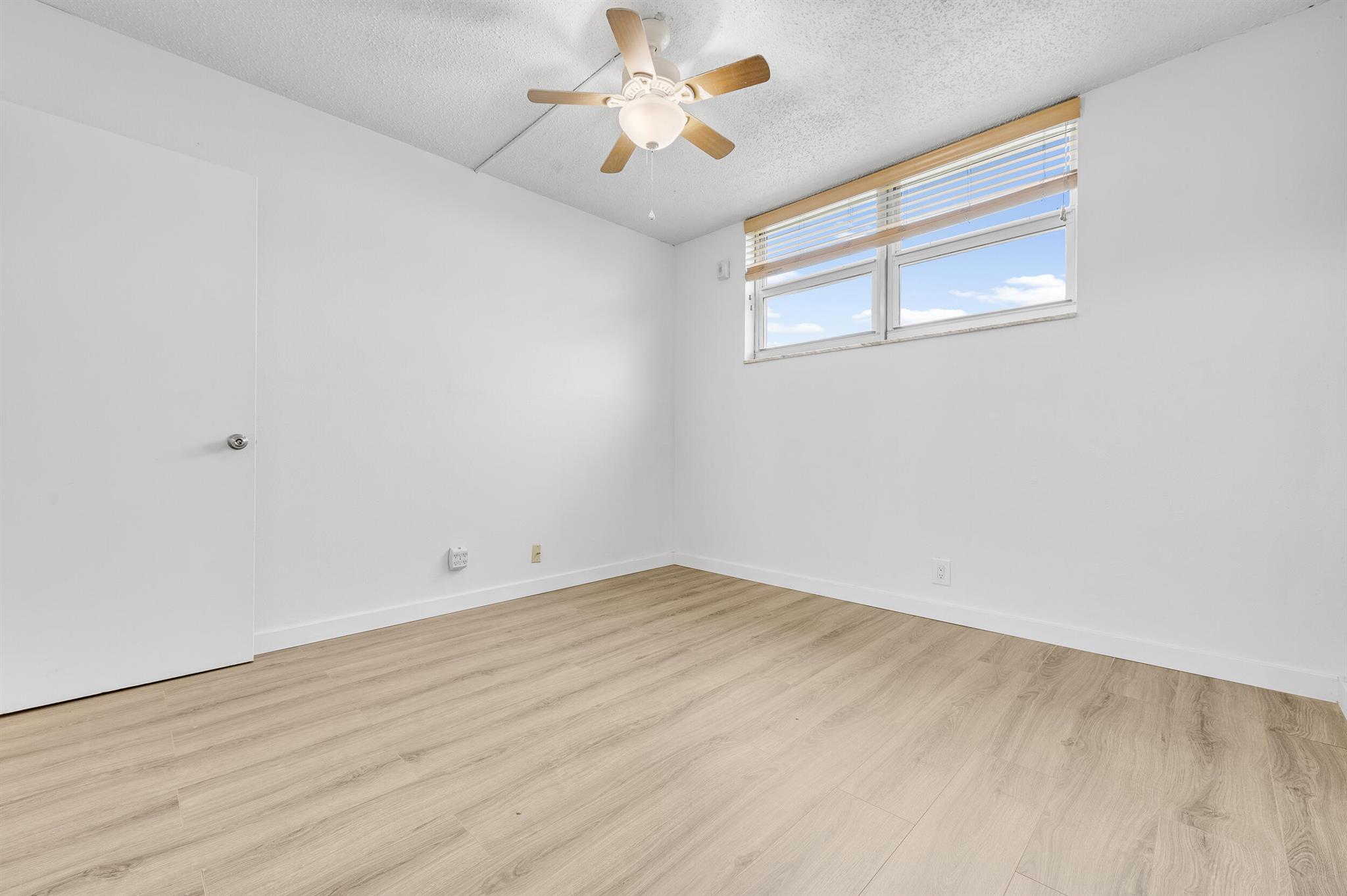 CASA VERANO CONDO - Residential Lease