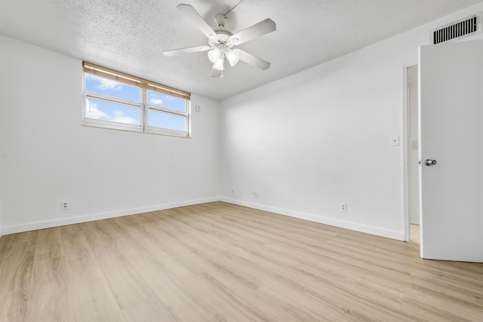 CASA VERANO CONDO - Residential Lease