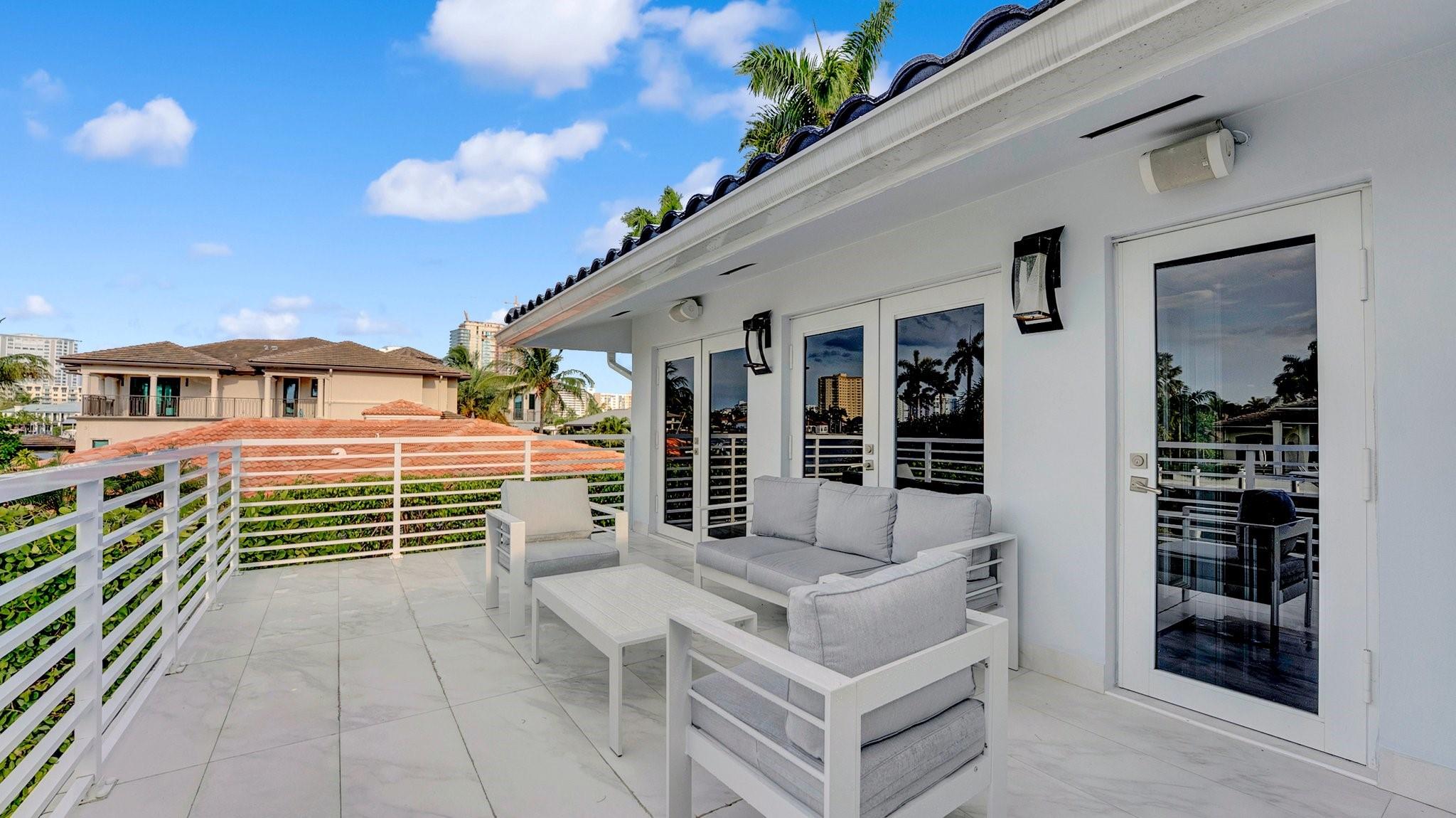 SANTA BARBARA SHORES - Residential