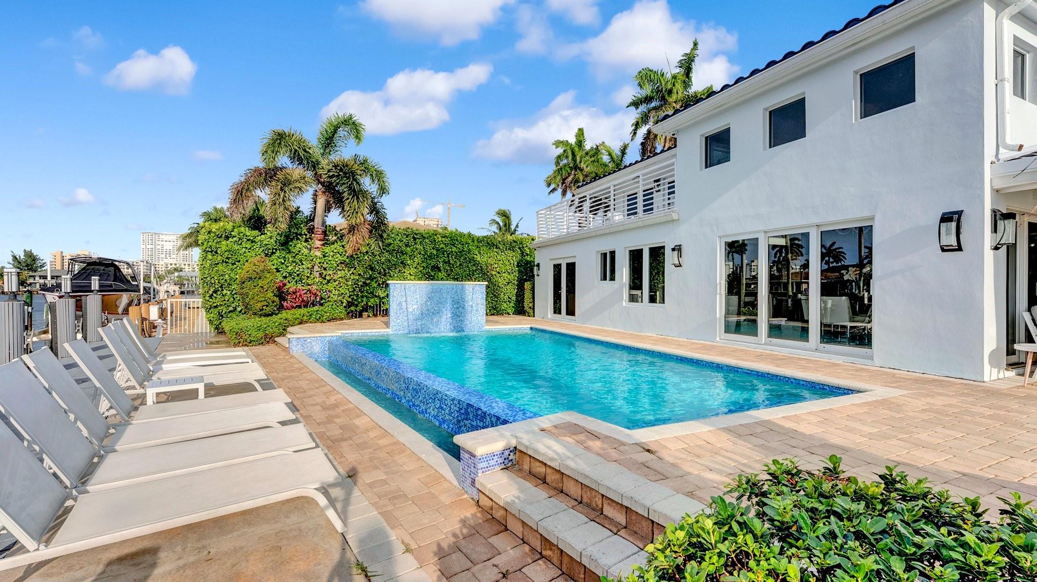 SANTA BARBARA SHORES - Residential