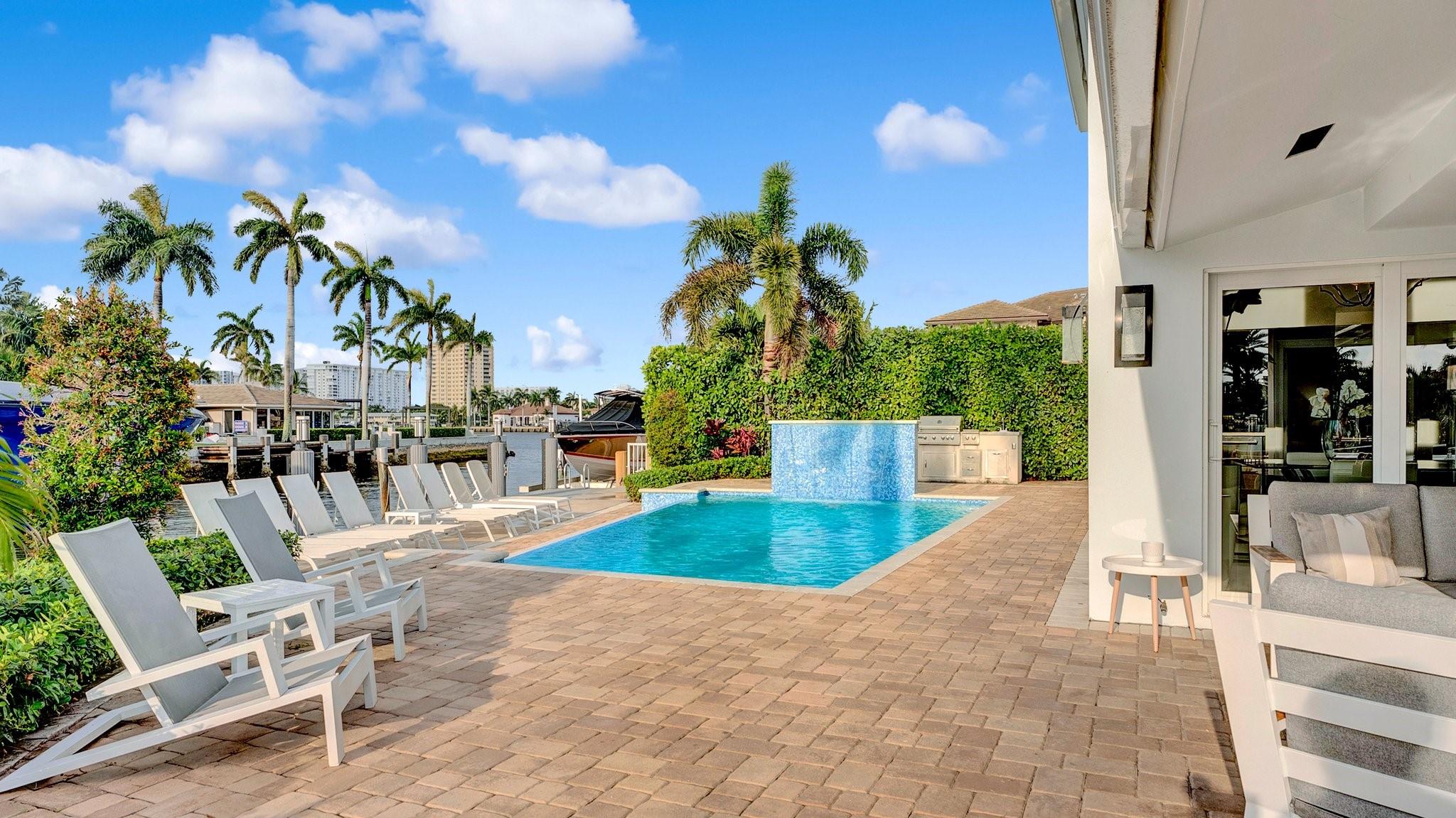SANTA BARBARA SHORES - Residential