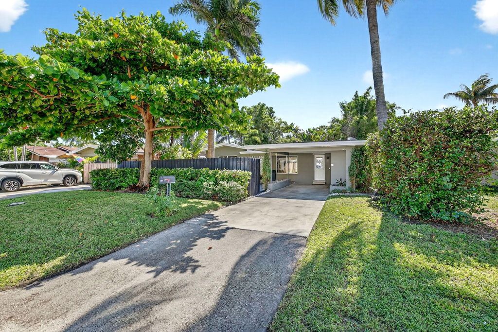 Photo of 554 NW 45th Court, Oakland Park, FL 33309 (MLS # R11133119)