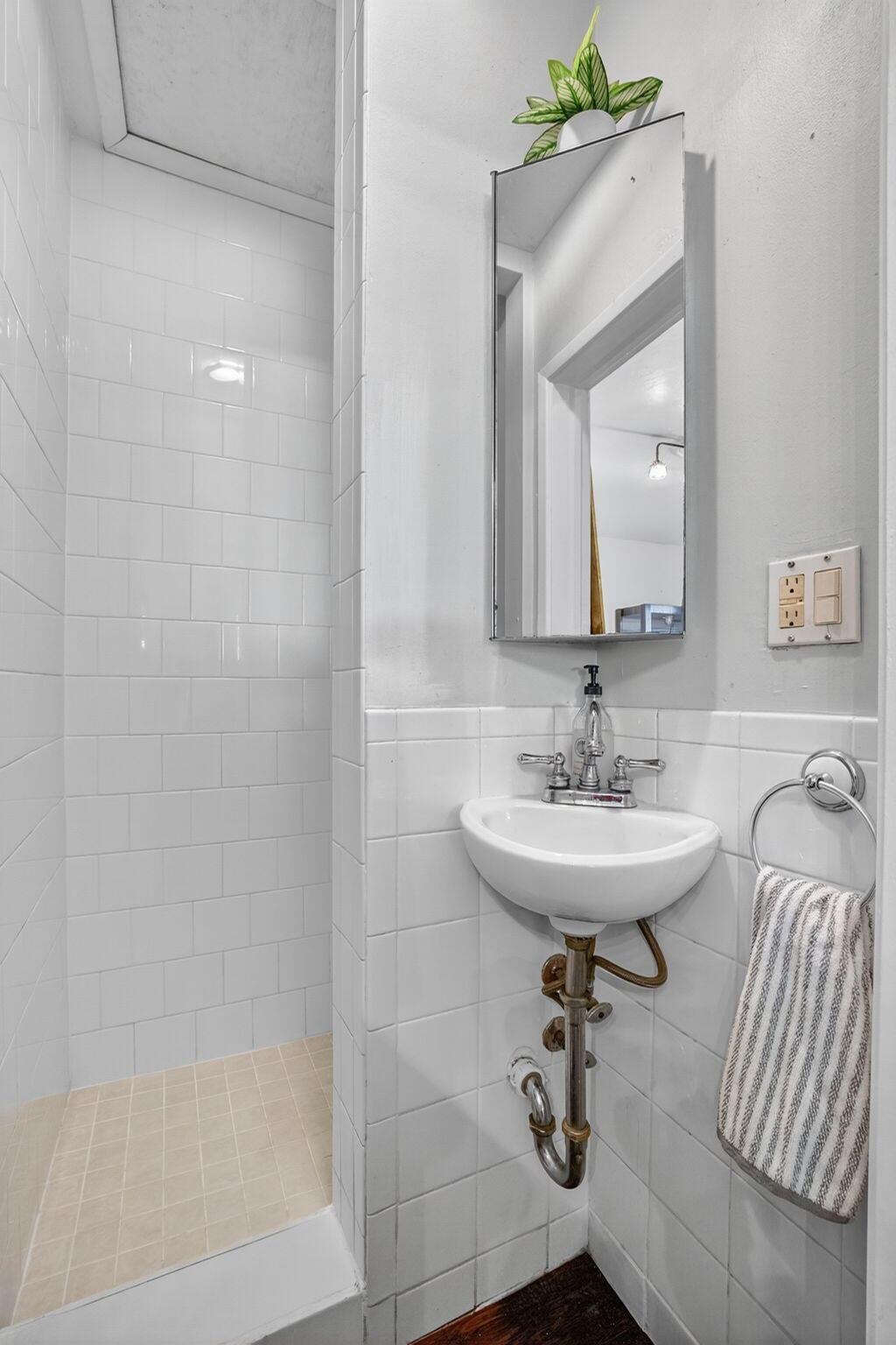 NORTH ANDREWS GARDENS - Residential