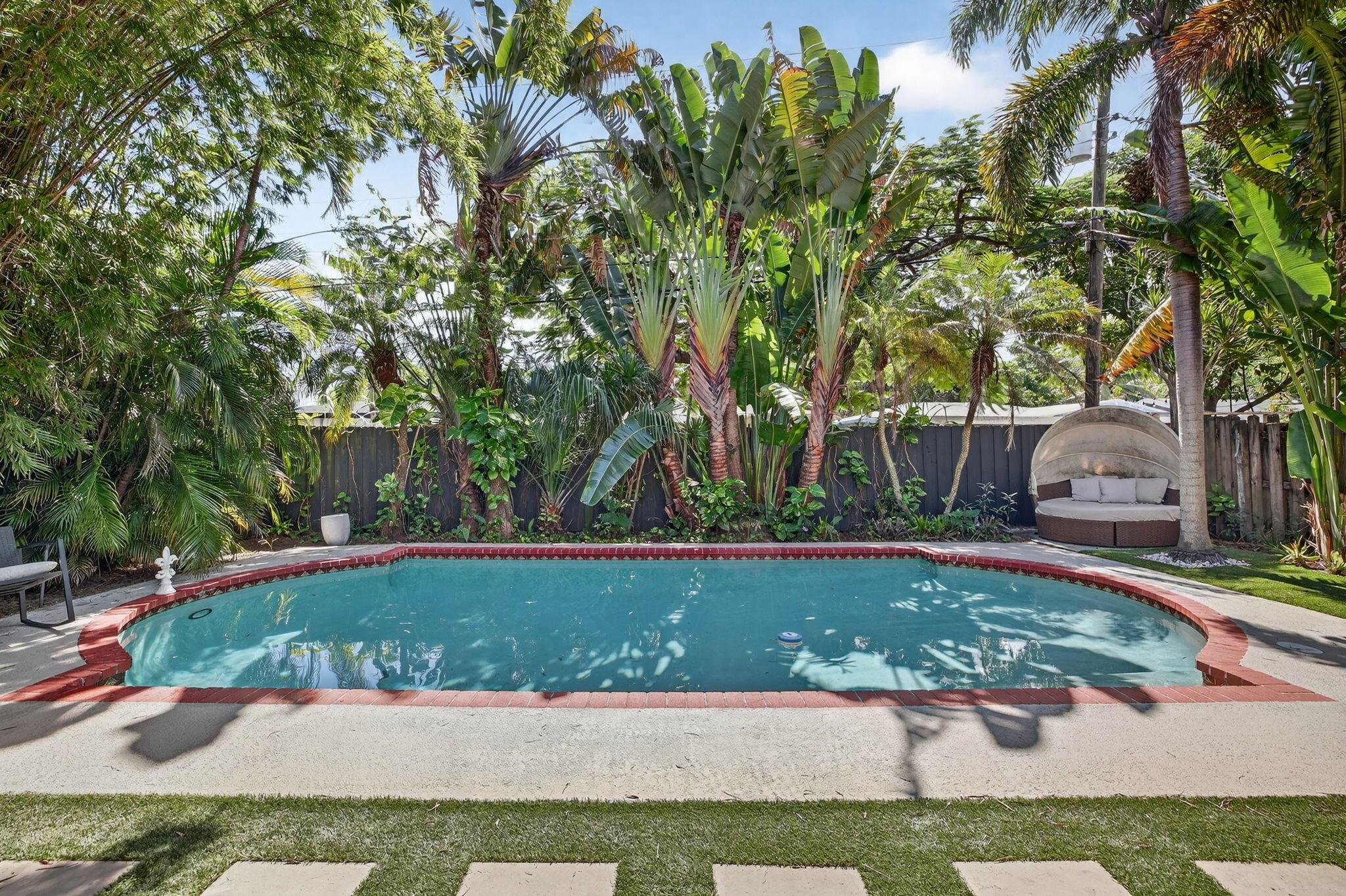 NORTH ANDREWS GARDENS - Residential