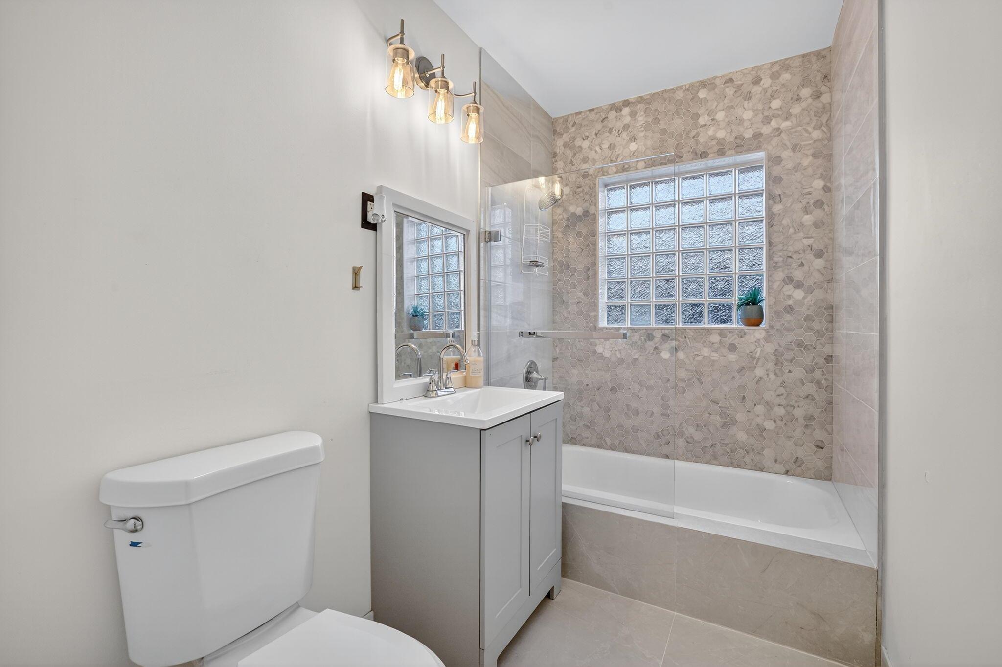 NORTH ANDREWS GARDENS - Residential