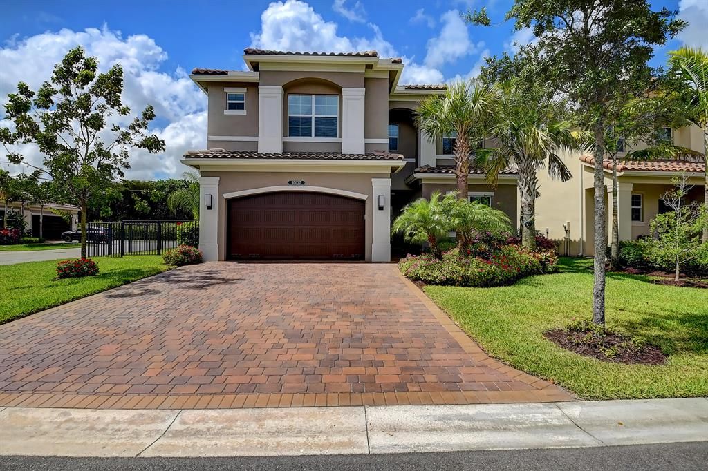 Photo of 10027 Steamboat Springs Circle, Delray Beach, FL 33446 (MLS # R10735595)